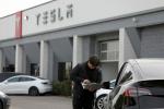 Tesla acaba de retirar miles de autos con software de conducción autónoma